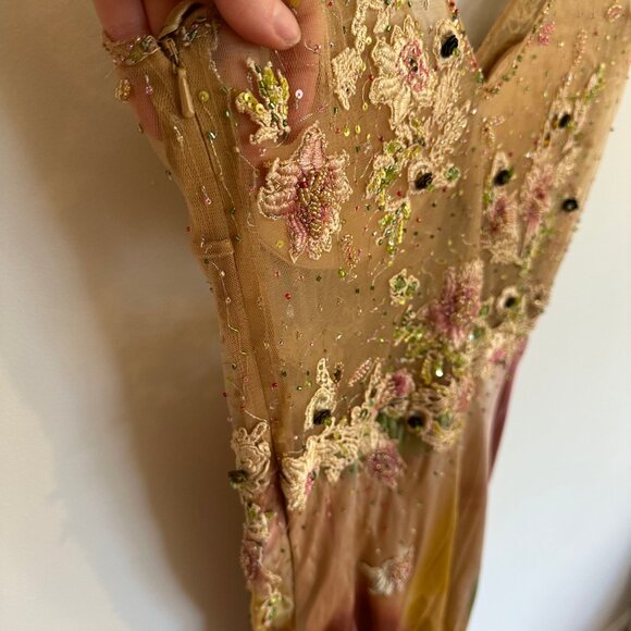 Couture silk and beaded gown with matching scarf - Picture 7 of 13